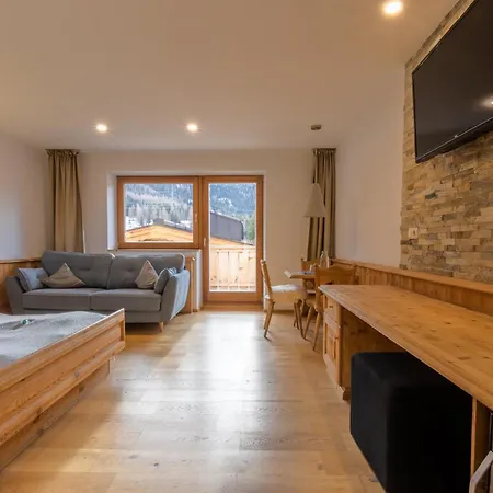 アパートホテル Monte Tirol - 4*
